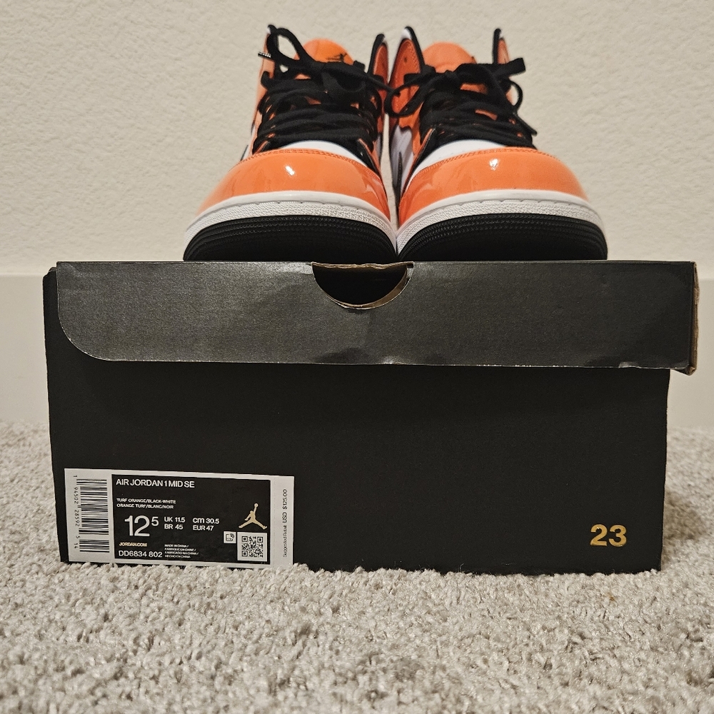 Jordan 1 Mid SE. All leather. Turf Orange.Blk. White . Size 12.5.